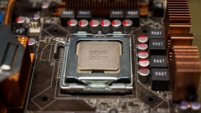 CPU