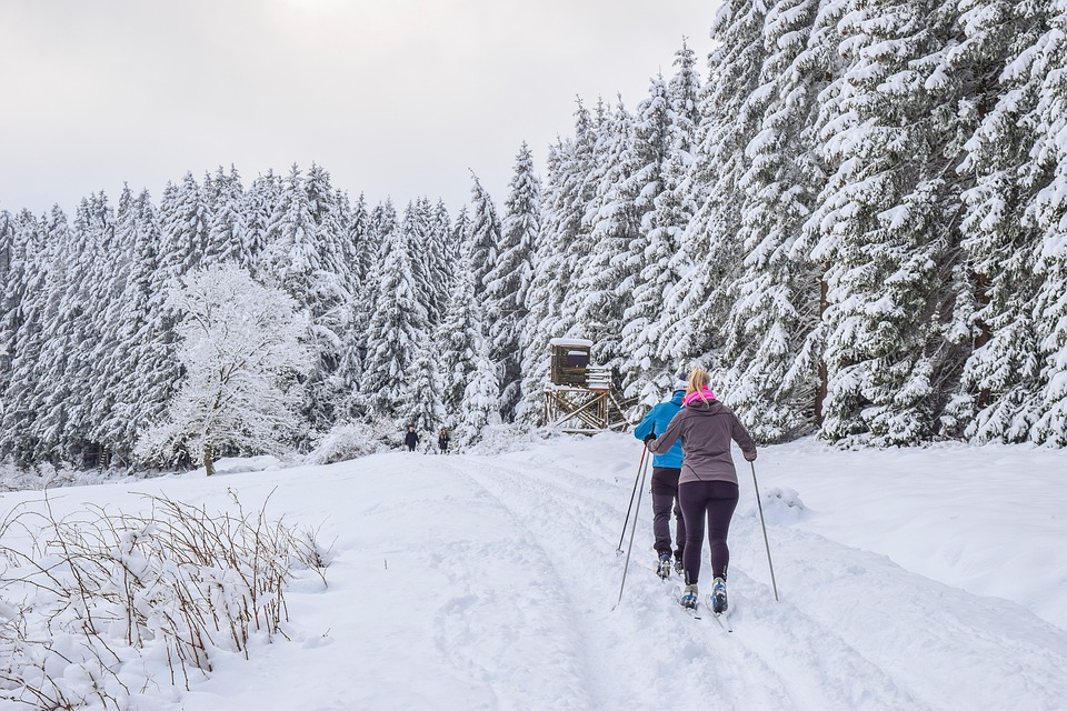 skiing