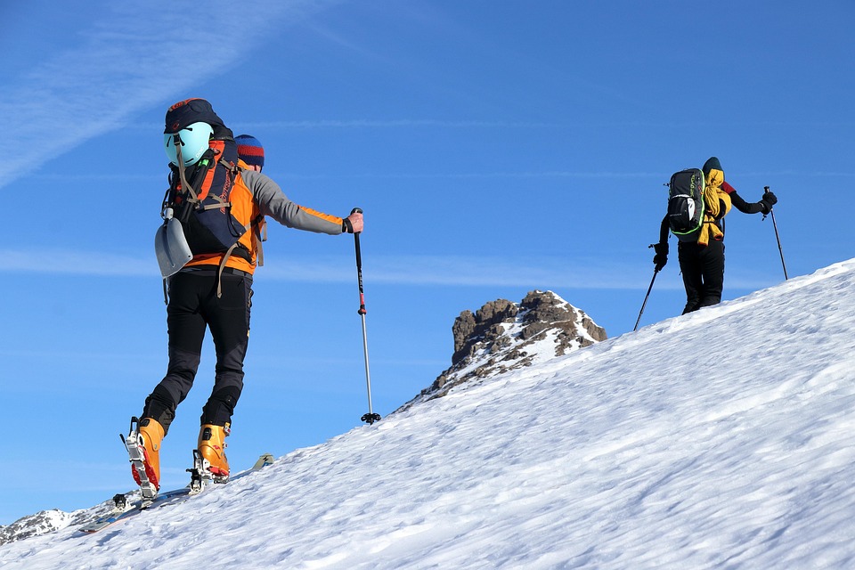 skiing