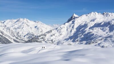 skiing