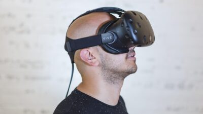VR