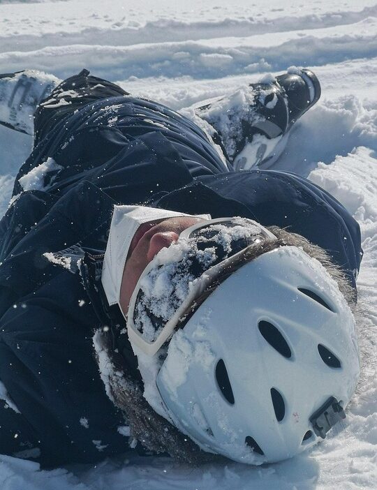 skiing